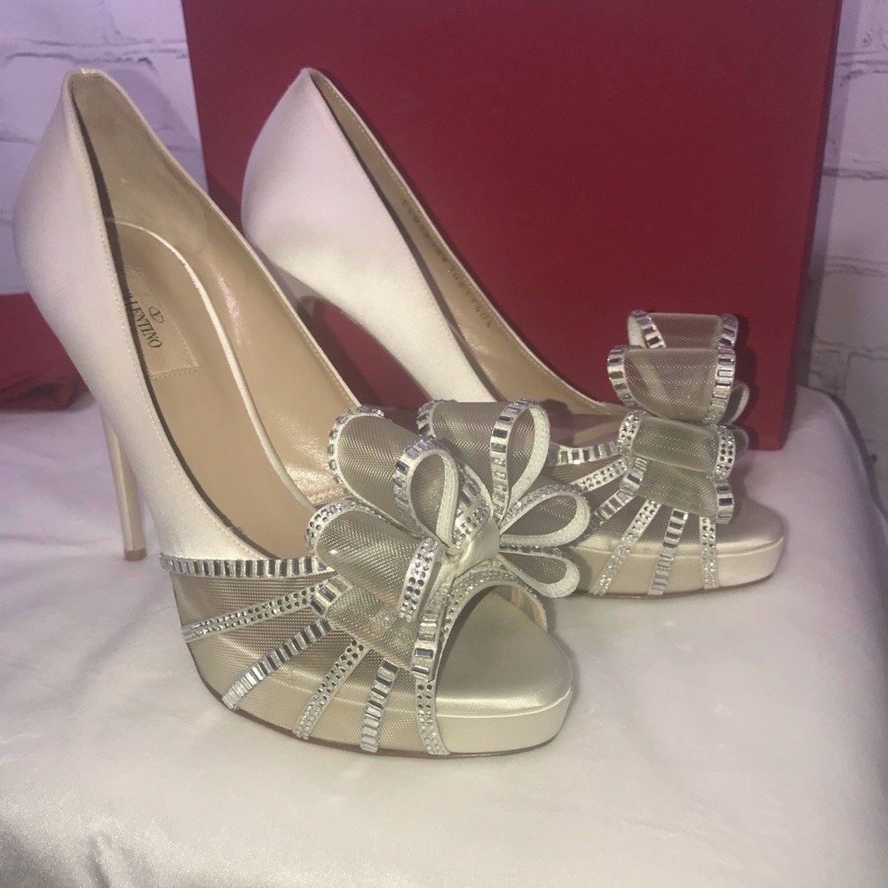 Valentino Crystal Versailles Bow Satin Pumps Ivory